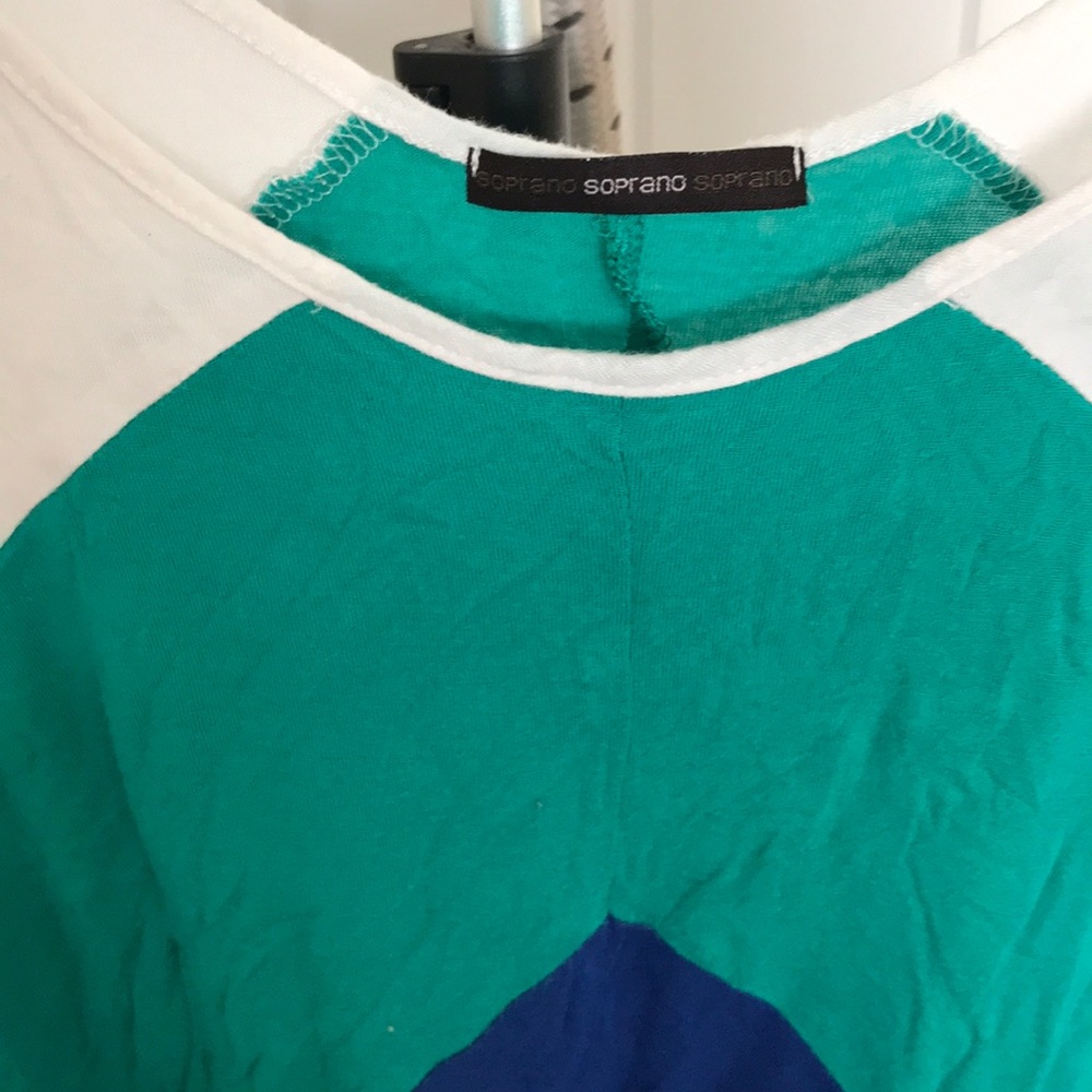 Color block top - Picture 2 of 3